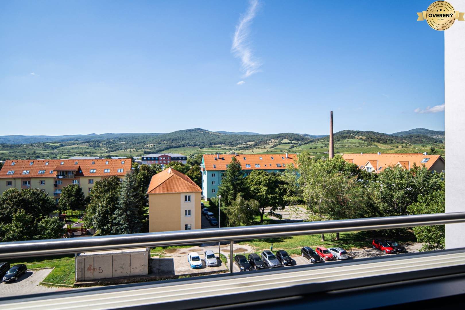 3i Byt na predaj Svätoplukova Pezinok - výhľad z lodžie