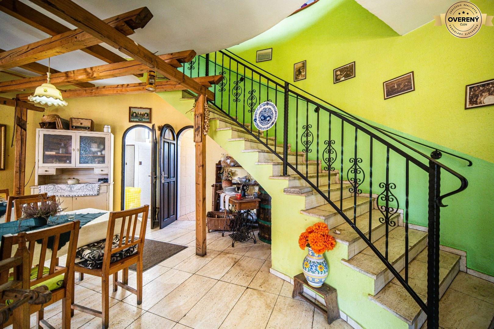 PRENÁJOM OBJEKTU REŠTAURÁCIE - VSTUP NA POSCHODIE