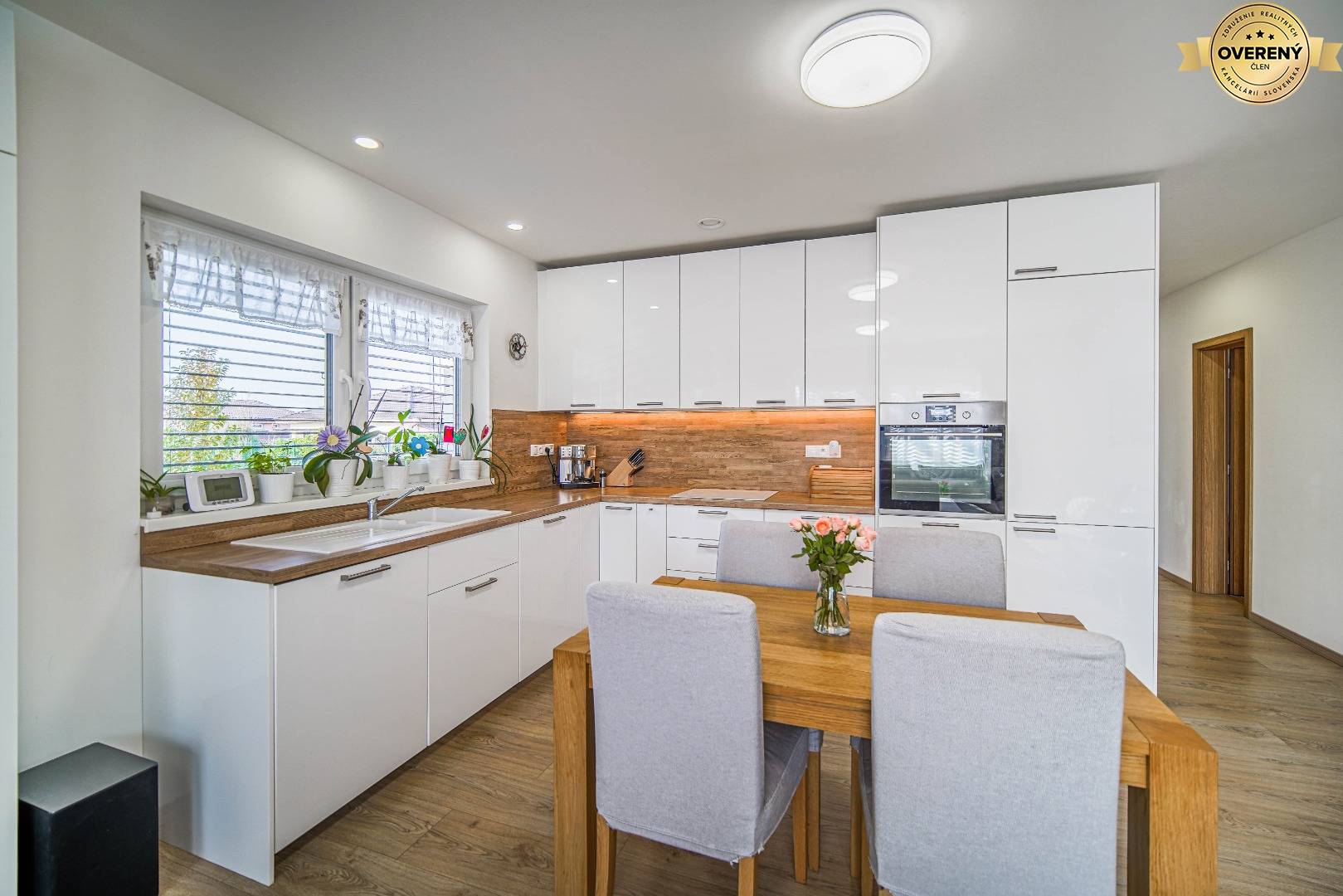 Rodinný dom Šenkvice - kuchyňa
