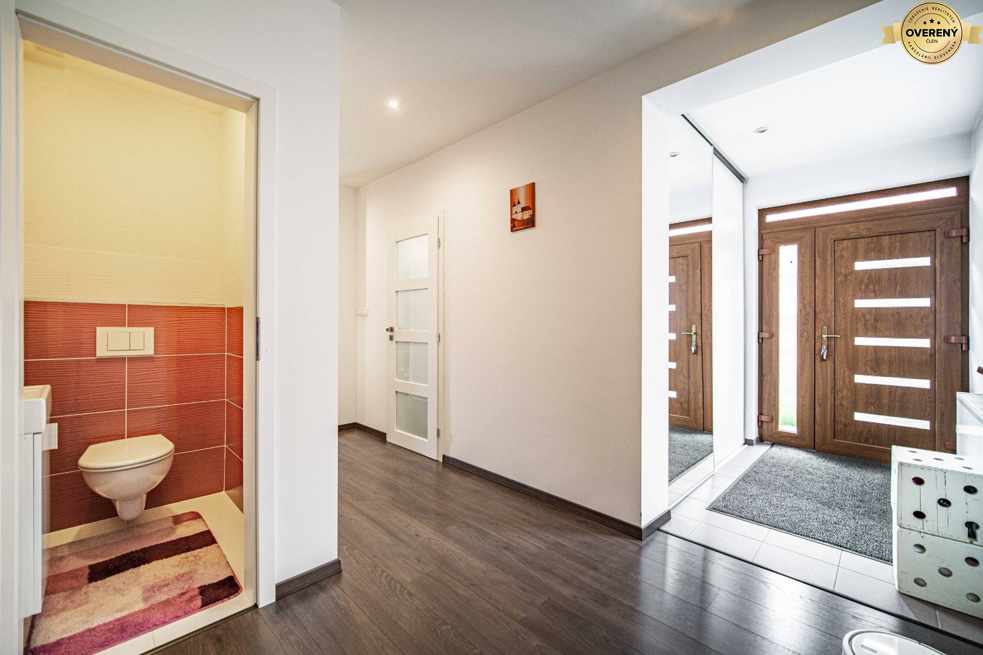 Rodinný dom na predaj Limbach centrum - predsieň a WC