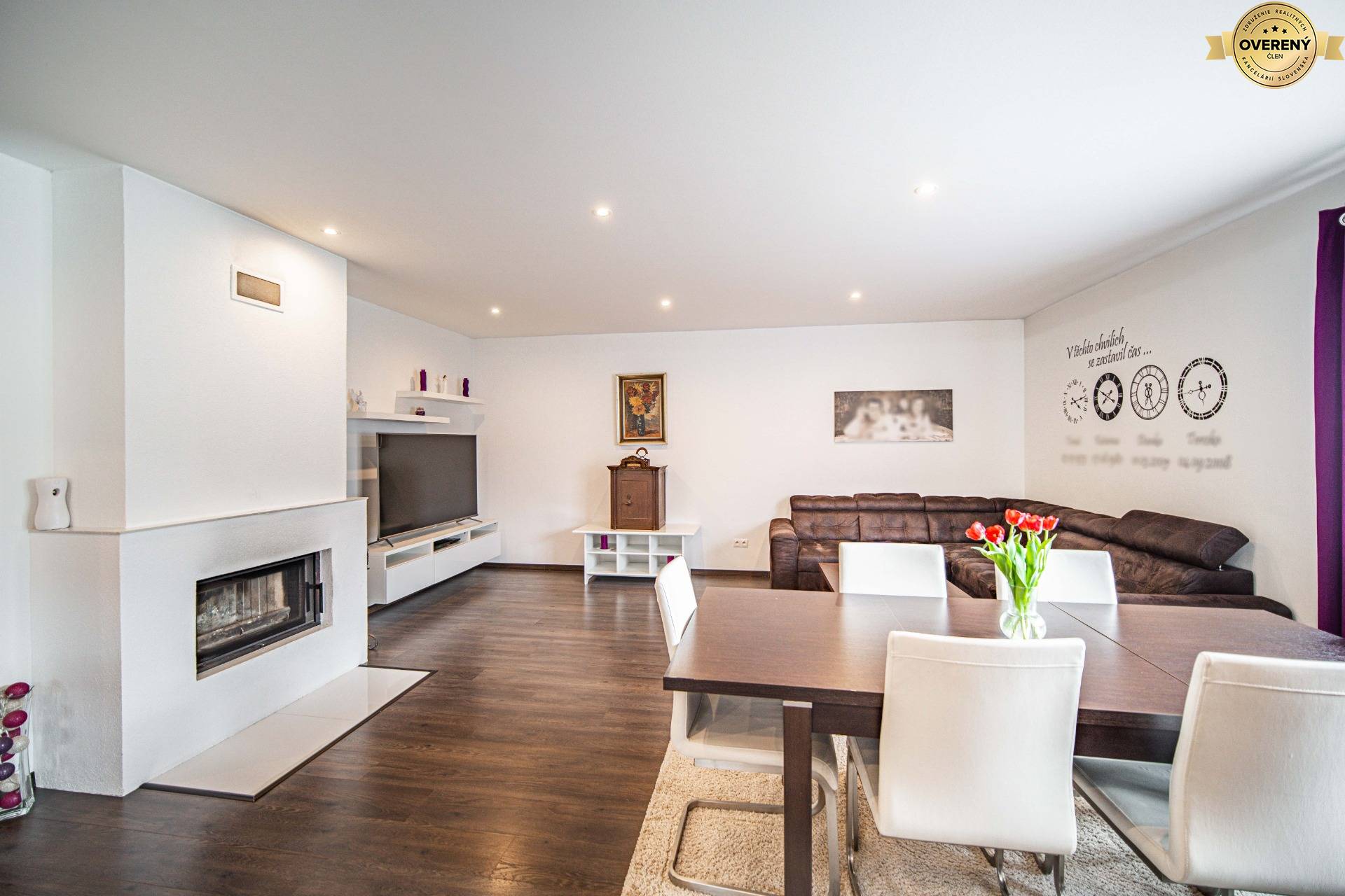 Rodinný dom na predaj Limbach centrum - obývačka