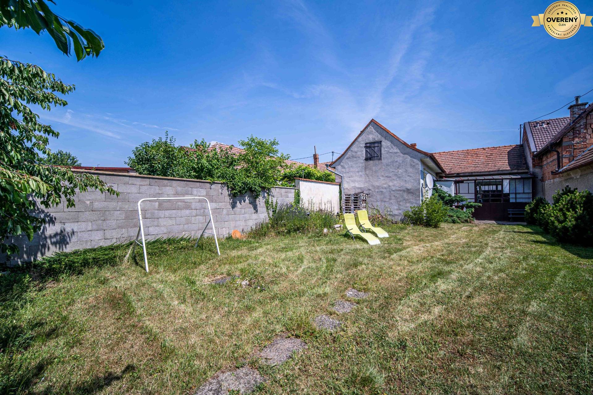 Rodinný dom na predaj Pezinok - pohľad z dvora