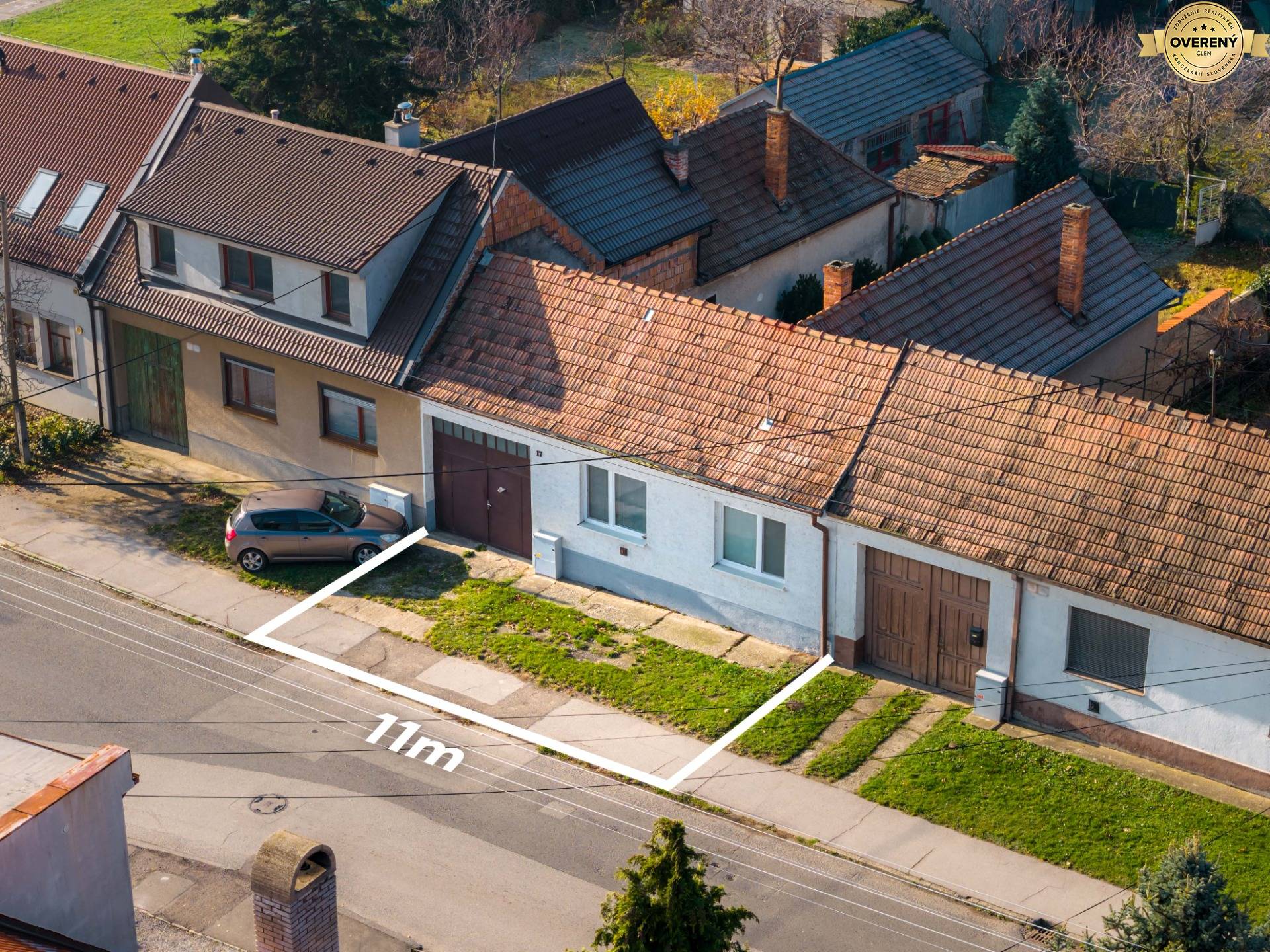 Rodinný dom Pezinok pozemok pred domom