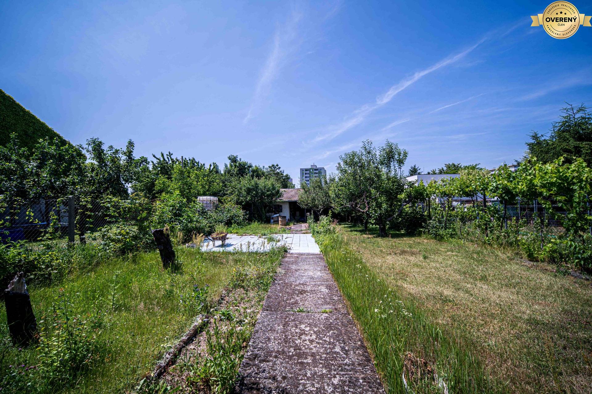 Rodinný dom na predaj Pezinok - záhrada