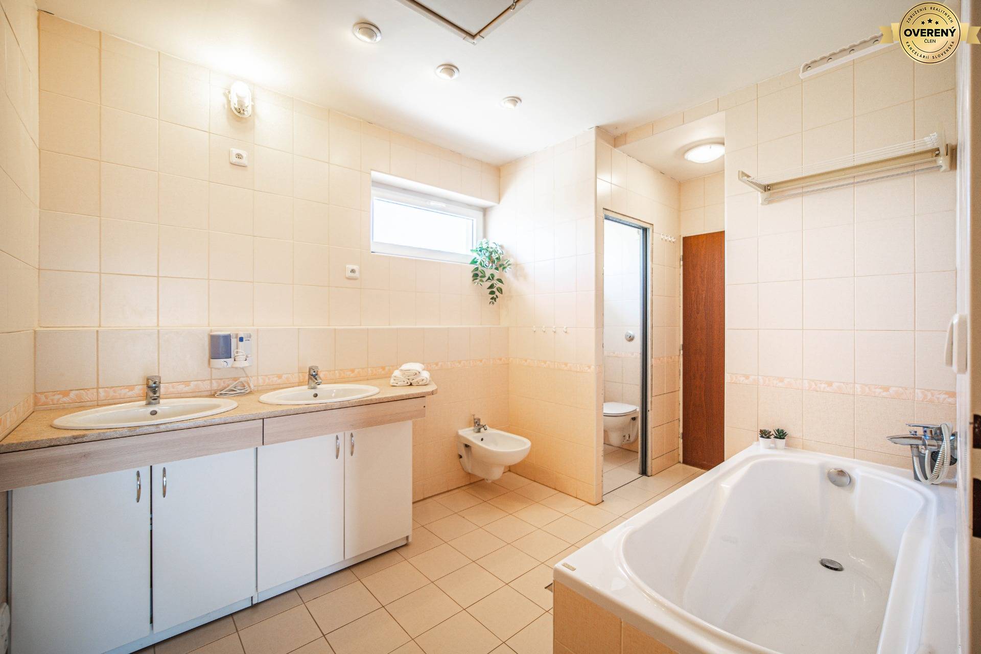 Rodinny dom na predaj Pezinok kupelna