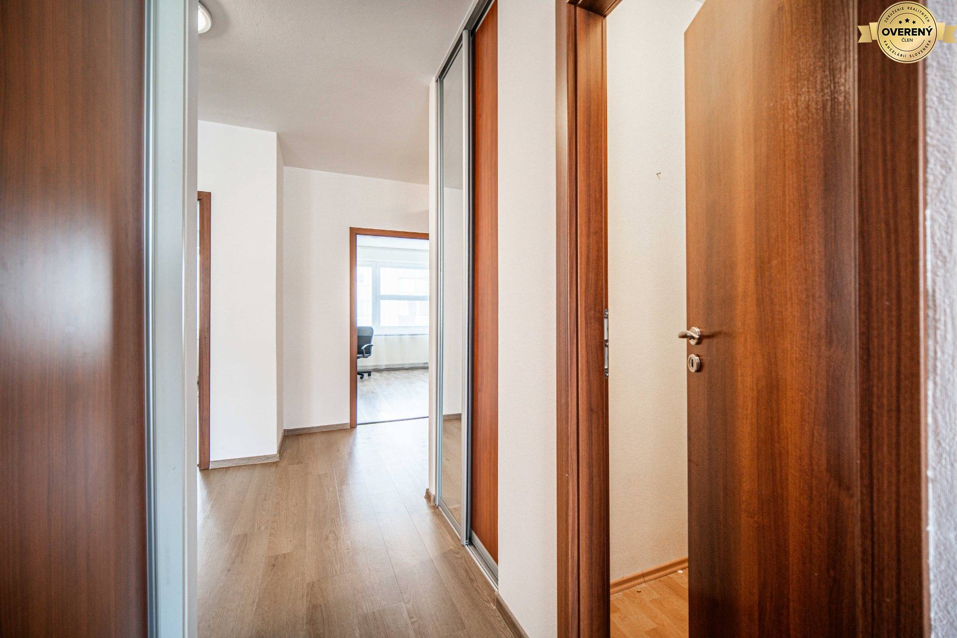 3-izbový byt Pezinok Muškát chodba