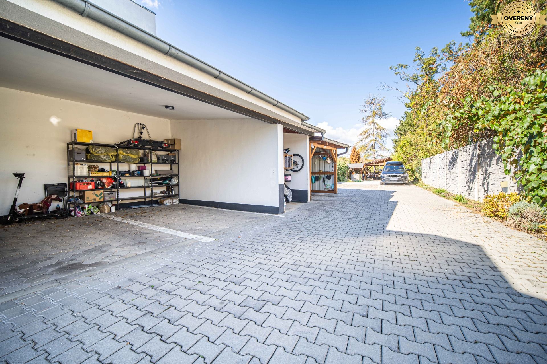 3-izbový byt na prenájom - Pezinok - parking