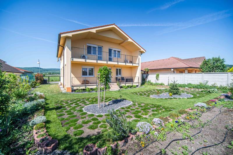Rodinny dom na predaj Pezinok s pozemkom 600m2