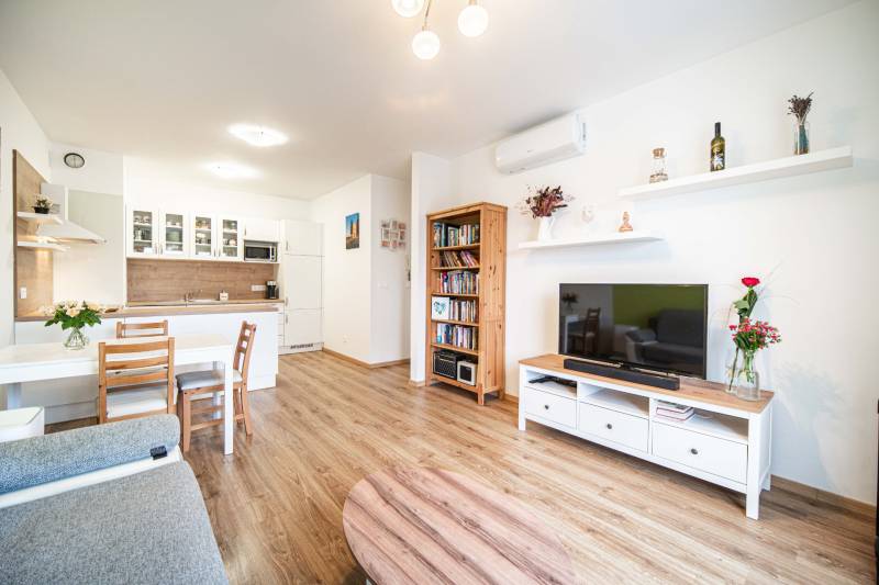 2-izbový byt na predaj Bratislava Slnečnice obývačka